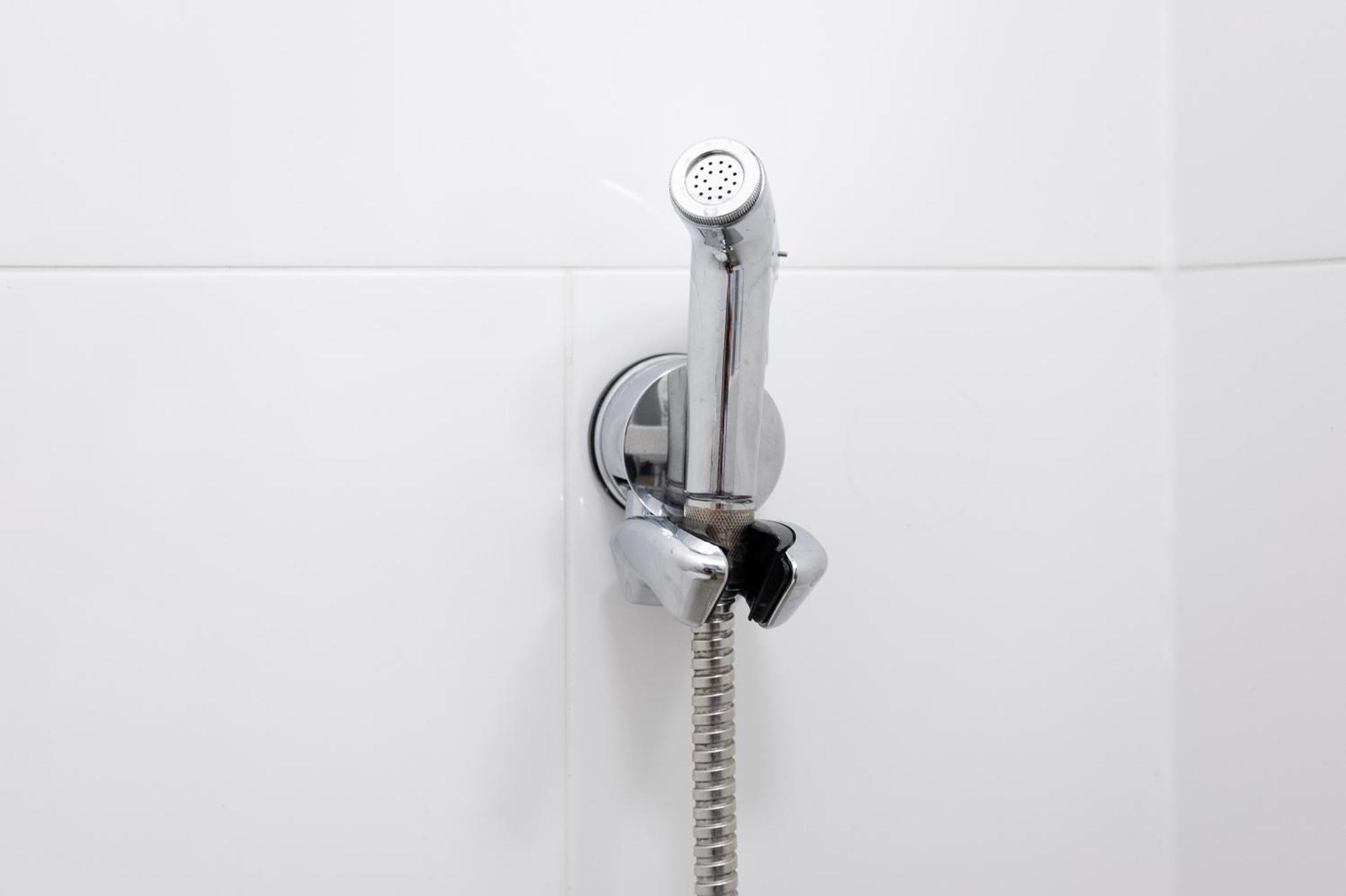 Private With Ac- Microwave, Personal Fridge & Metro Access - 7 Min To Center Privatunterkunft Wien